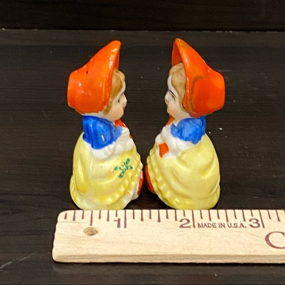 Vintage Dutch Girls Japan Porcelain Salt & Pepper Shaker Set - Picture 10 of 13